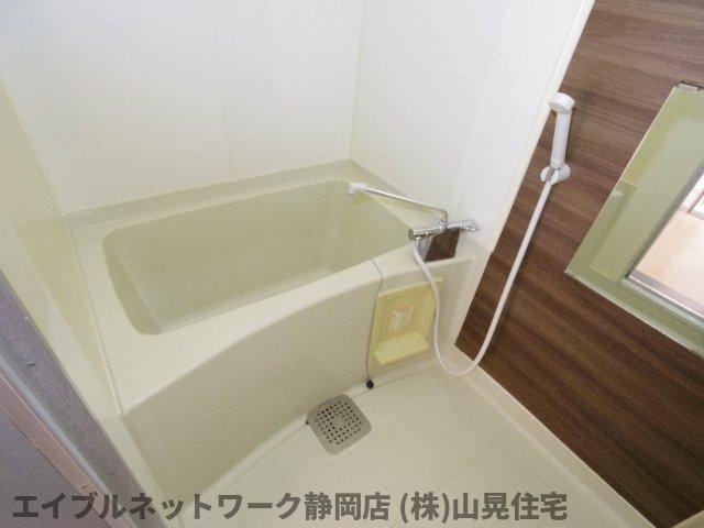 バス・シャワールーム　お風呂で日々の疲れを落としましょう