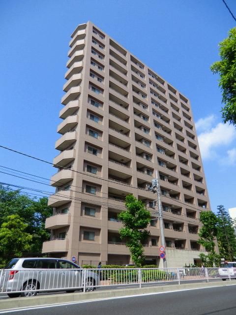 荒川区荒川のマンションの建物外観