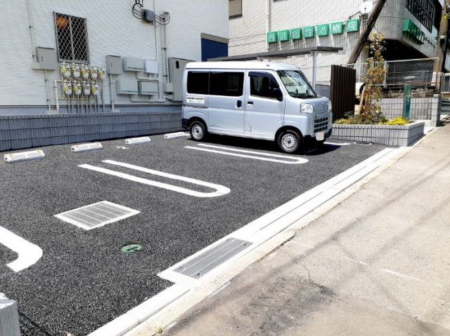 【飯能市新町のアパートの駐車場】