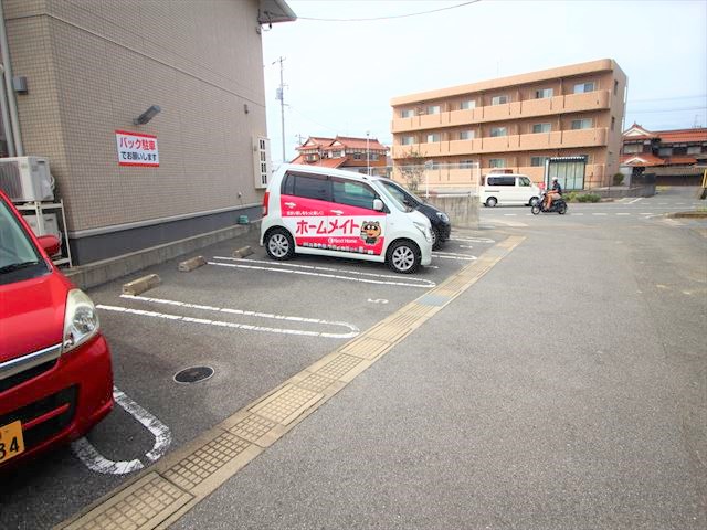 【サニーフラットの駐車場】