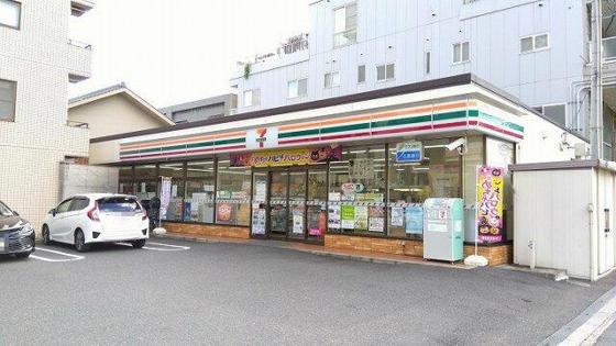 【広島市中区西川口町のアパートのコンビニ】