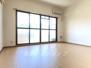 【広島市安佐北区上深川町のマンションの居室・リビング】