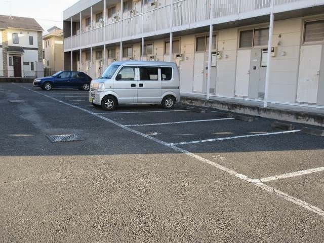 駐車場　駐車場