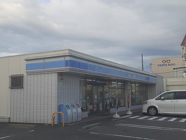 【尾張旭市北山町北新田のアパートのコンビニ】