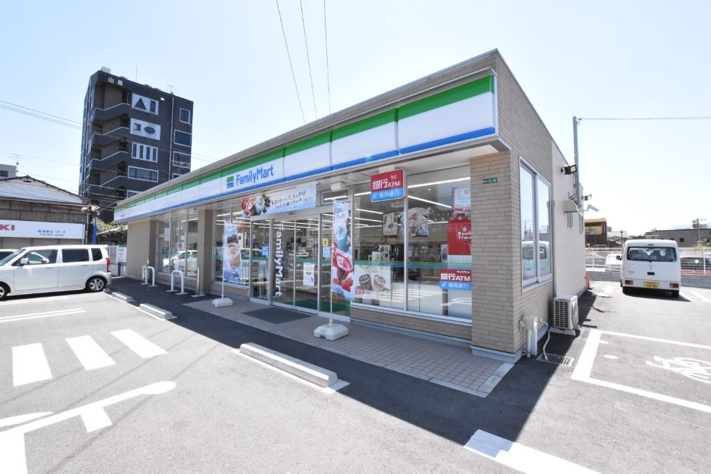 コンビニ　☆ファミリーマート 小倉明和町店（コンビニ）まで180m