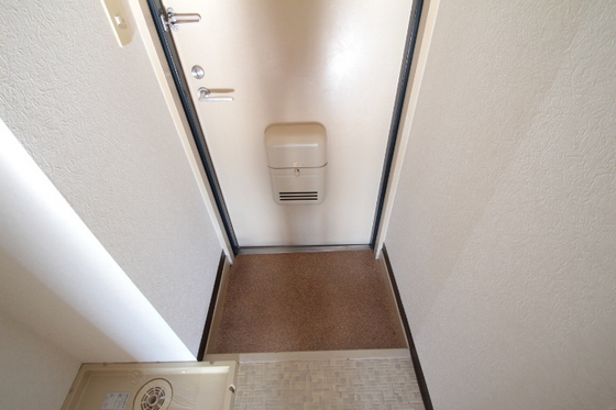 玄関　※別部屋の写真です