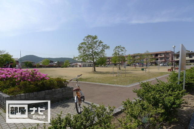 【居石マンションの公園】