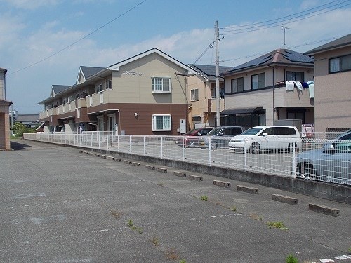 【姫路市飾磨区今在家のマンションの駐車場】