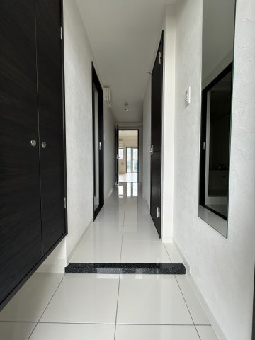 玄関　※同物件参考写真