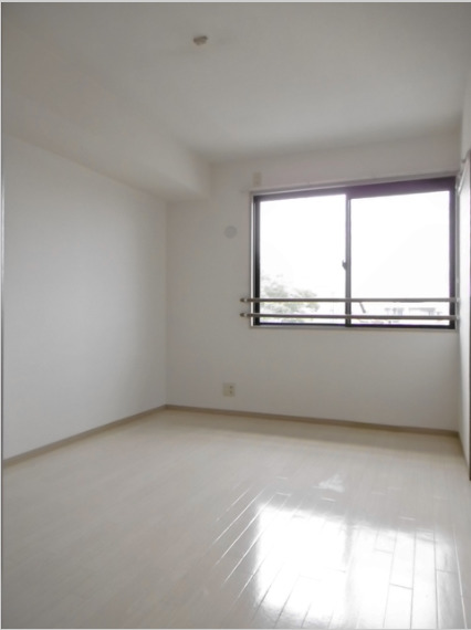 居室・リビング　こちらのリビングで趣味の時間をお楽しみください