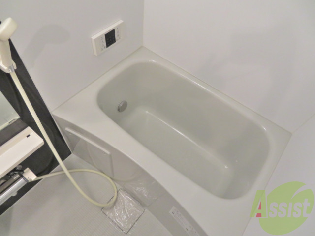 バス・シャワールーム　追い焚き機能が付いているのでいつでも温かいお風呂に入れますね