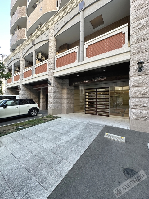 エントランス　豪華な建物です♪♪