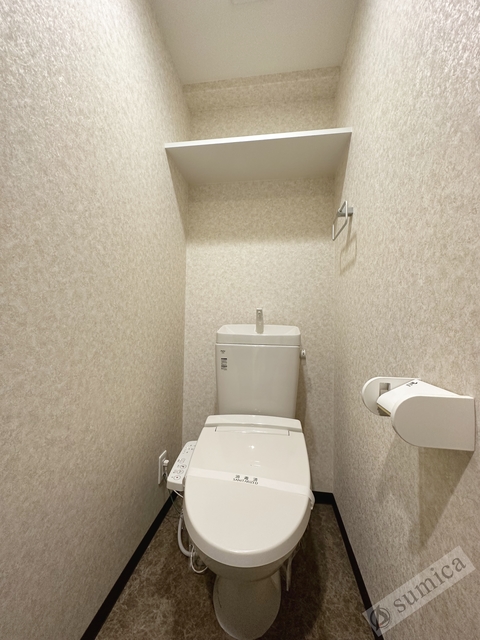 トイレ　温水洗浄便座付き