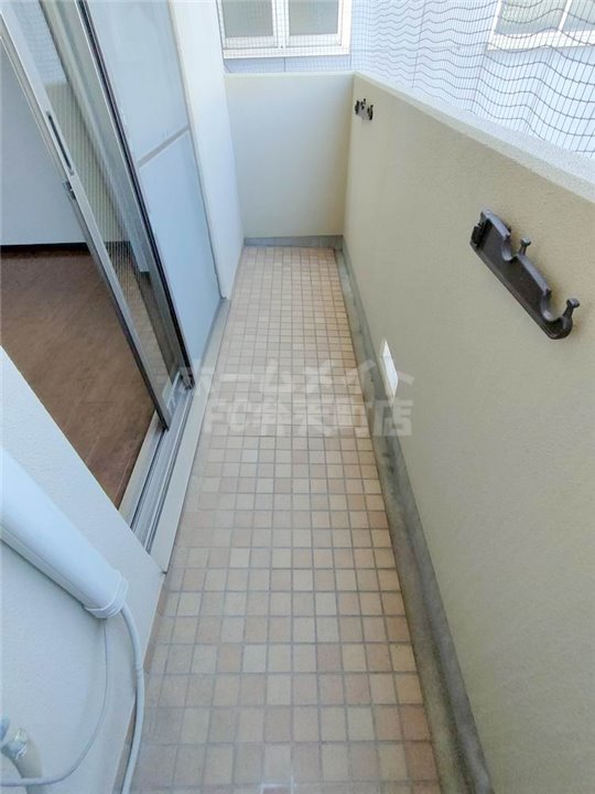 バルコニー　開放的で明るい空間を演出してくれるバルコニーです