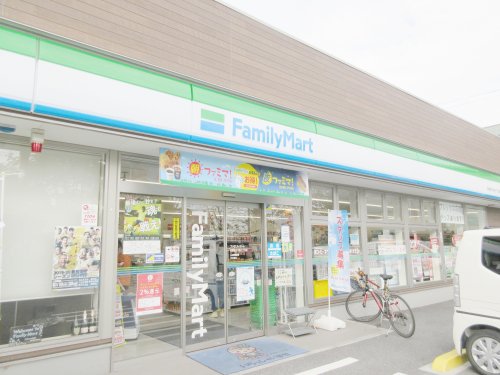 コンビニ　ファミリーマート 宇都宮元今泉七丁目店（コンビニ）まで128m