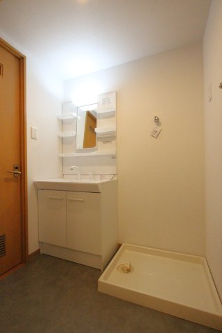 洗面設備　参考写真です。現況優先。