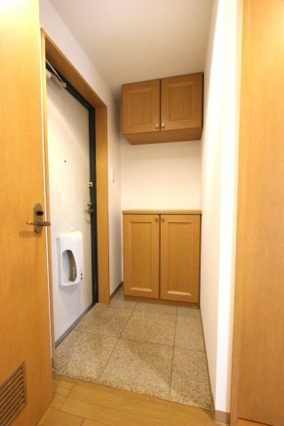 玄関　参考写真です。現況優先。