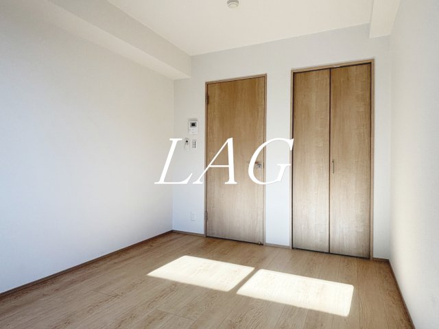 居室・リビング　洋室のお部屋です。（同仕様です。）