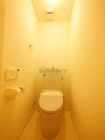 トイレ　別部屋の参考写真で御座います。