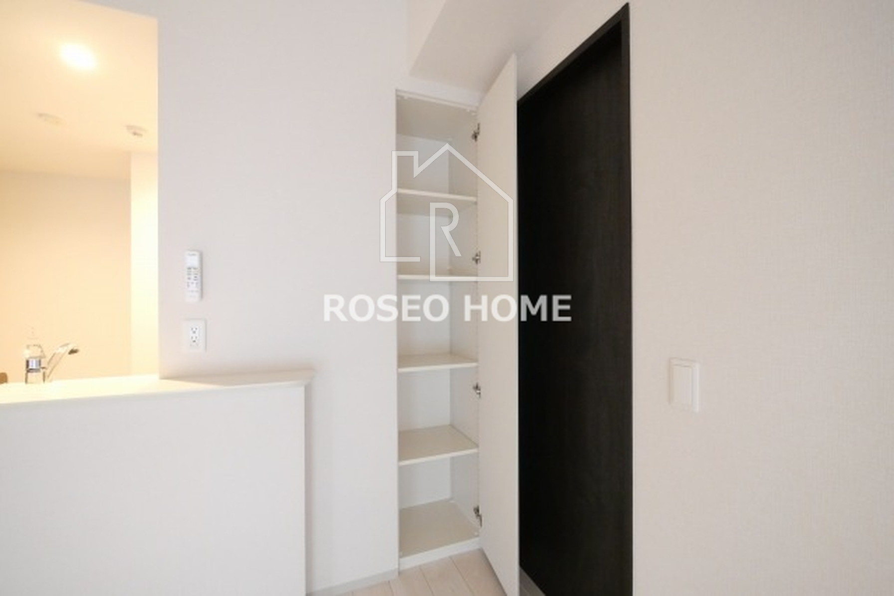 収納　同マンション別部屋：参考写真