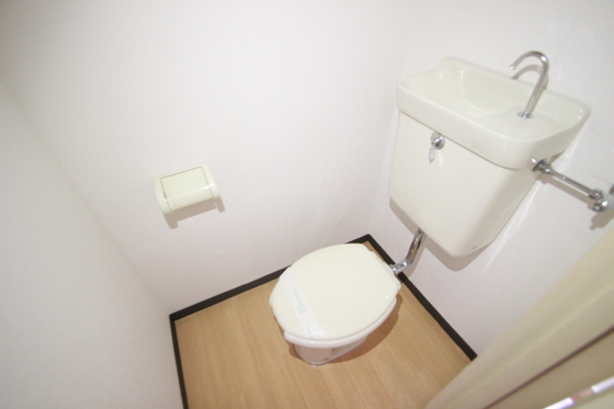 トイレ　※別部屋の写真です