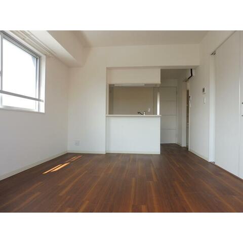 居室・リビング　ゆったり過ごせる居間です