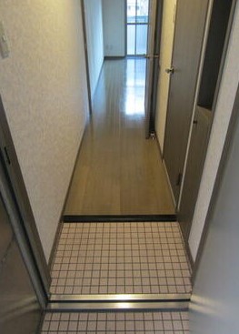 玄関　写真は別号室です。現況優先になります。