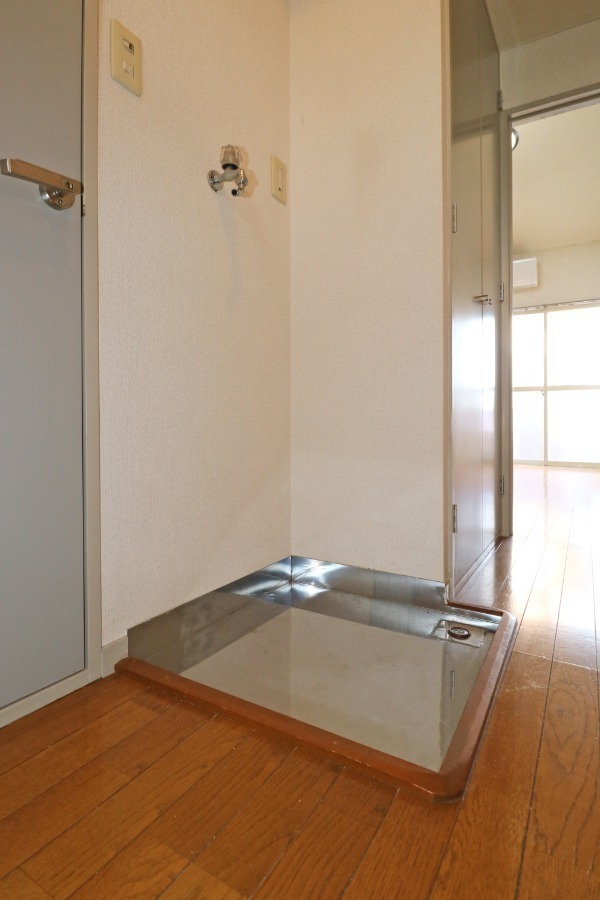 洗面設備　洗濯機置き場