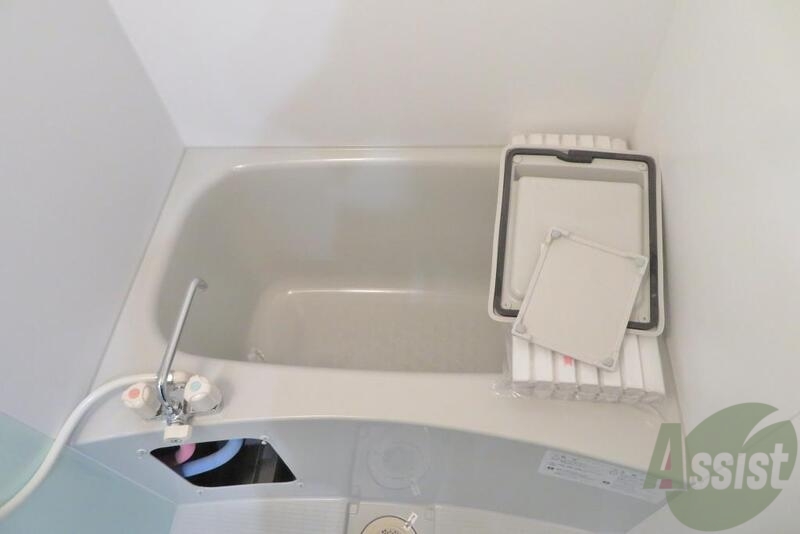 バス・シャワールーム　一日の疲れを癒すバスルームです。広さも十分です。