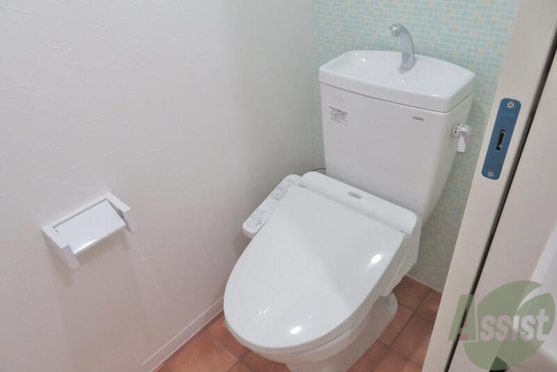 トイレ　トイレはシンプルですが清潔感が有って使い易そうです。