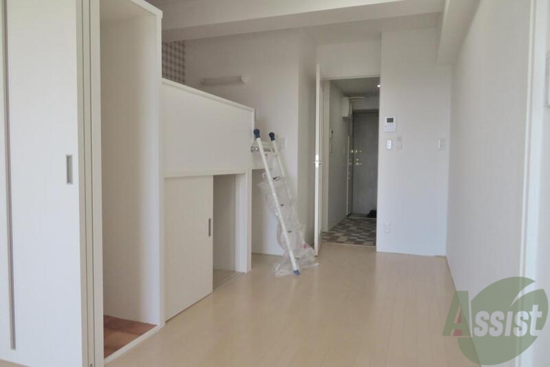 その他部屋・スペース　寝室はこうなっています。白い壁が清潔感あって良いですね。