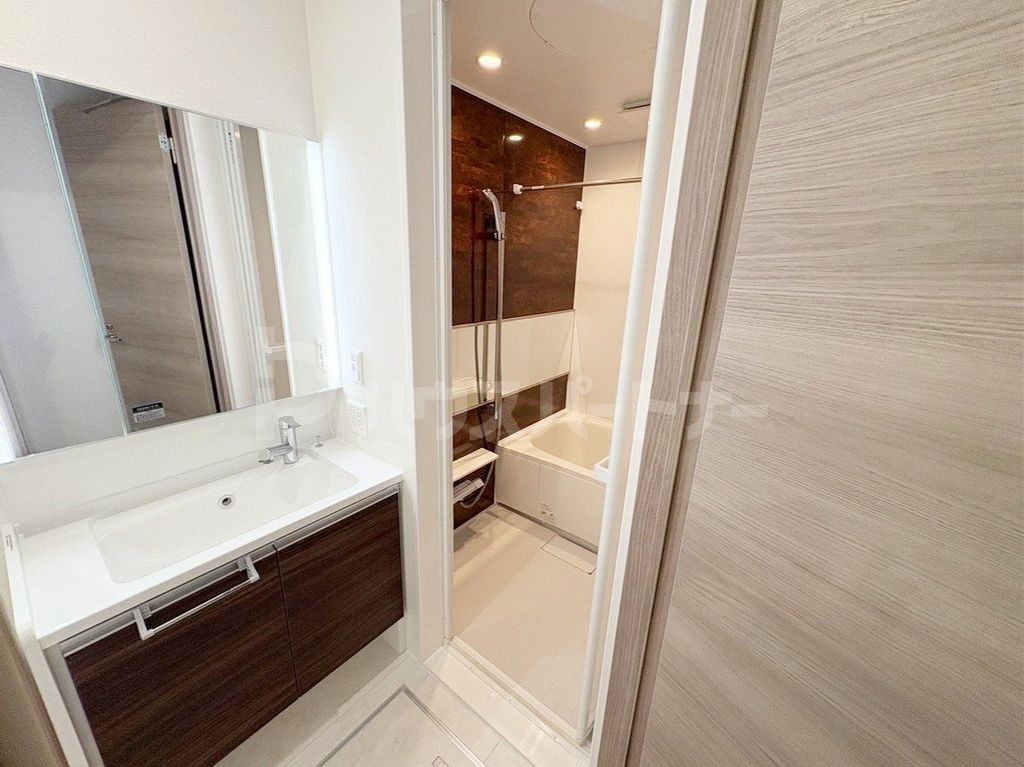 洗面設備　収納