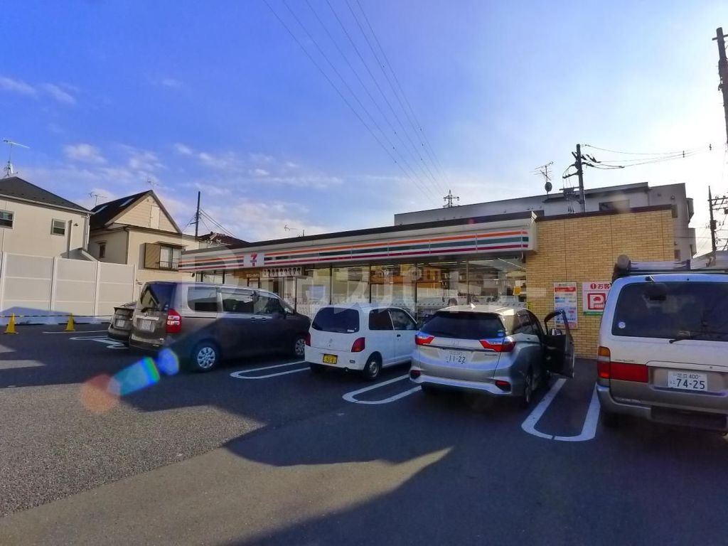 コンビニ　セブンイレブン足立西新井本町4丁目店（コンビニ）まで500m
