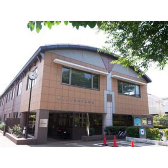 図書館　杉並区立高井戸図書館（図書館）まで864m