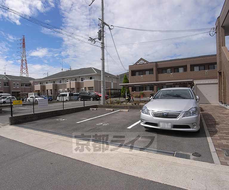 駐車場　安心、便利な敷地内ガレージです