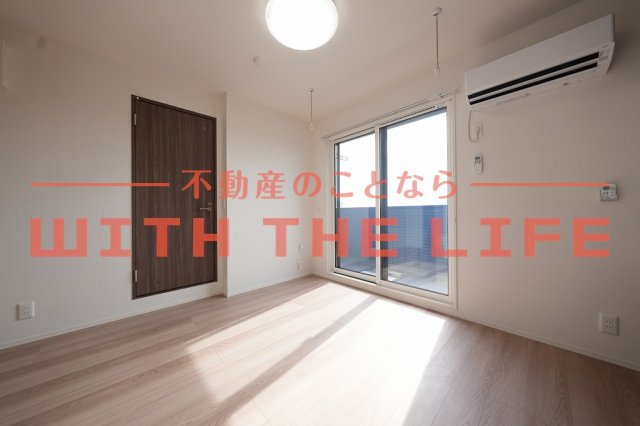 居室・リビング　同施工会社の類似物件の写真です。 ※同シリーズ別物件の写真