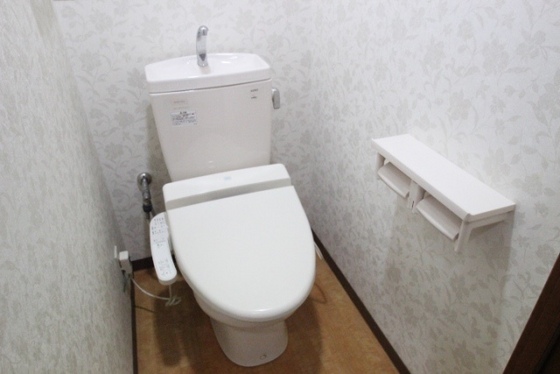 トイレ　※別号室の写真です