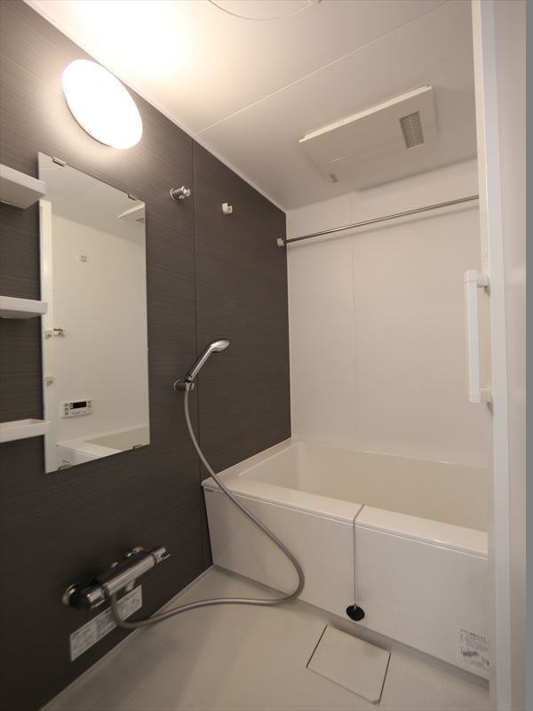 バス・シャワールーム　オートバス　追い焚き　浴室暖房乾燥機付バスルーム