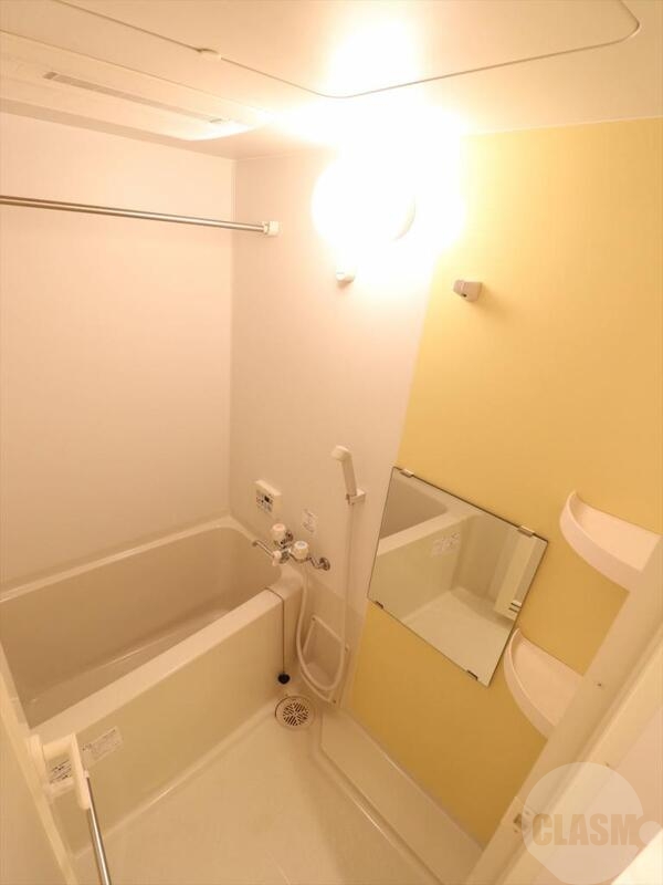 バス・シャワールーム　清潔感のあるバスルーム