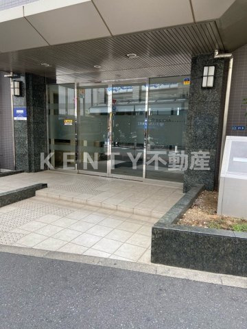 エントランス　ゆとりのあるエントランスです