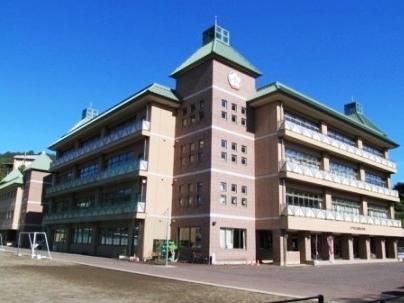 小学校　福岡小学校（小学校）まで800m