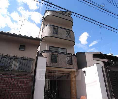 建物外観　改装中につきリニューアル前の外観です