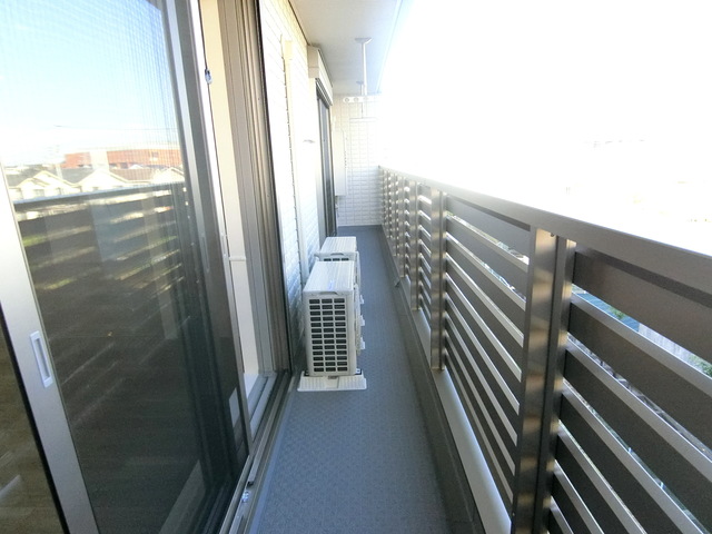 バルコニー　★最上階、角部屋2面採光で明るいお部屋です★