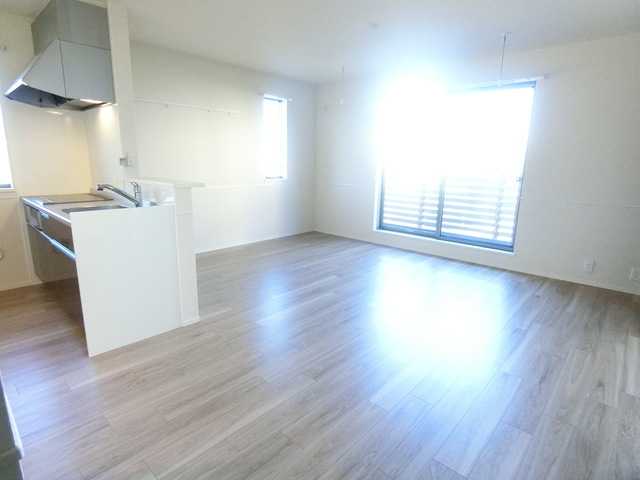 居室・リビング　★角部屋、ＬＤＫ広々１５.２帖です★