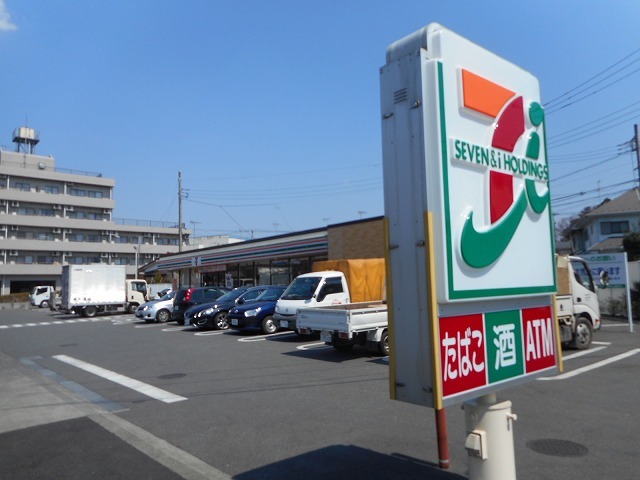 コンビニ　セブンイレブン（コンビニ）まで869m