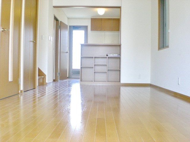 居室・リビング　★勝手口付きＬＤＫ13.5帖★