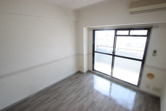 居室・リビング　※別部屋の写真です