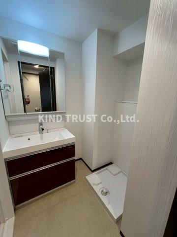 洗面設備　スペースが確保できる洗面所です