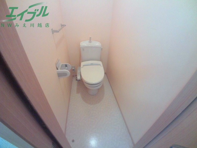 トイレ　同物件別室反転タイプ画像