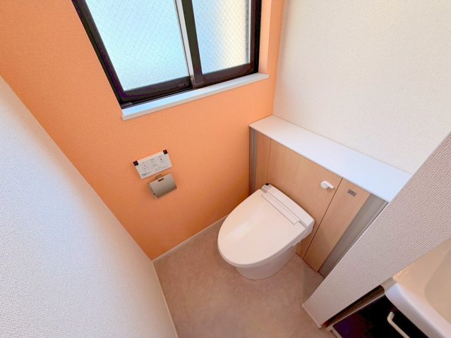 トイレ　綺麗なトイレにはウォシュレット標準装備です。